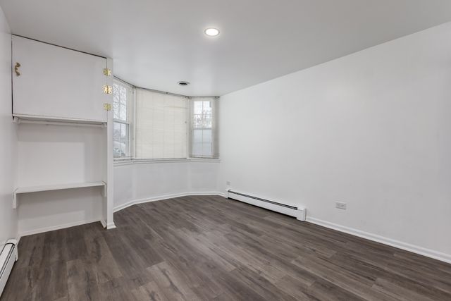 5510 LINCOLN Avenue 101, Morton Grove, IL 60053