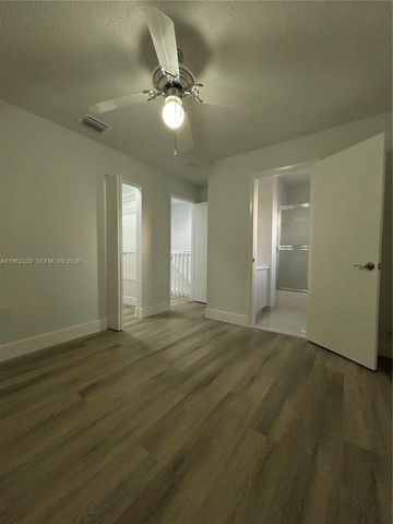 8079 NW 8th St 10, Miami, FL 33126