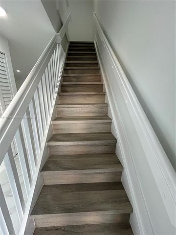 8079 NW 8th St 10, Miami, FL 33126