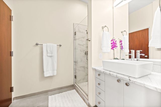 5601 Smetana Drive 918, Minnetonka, MN 55343