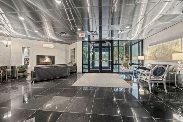 5601 Smetana Drive 918, Minnetonka, MN 55343