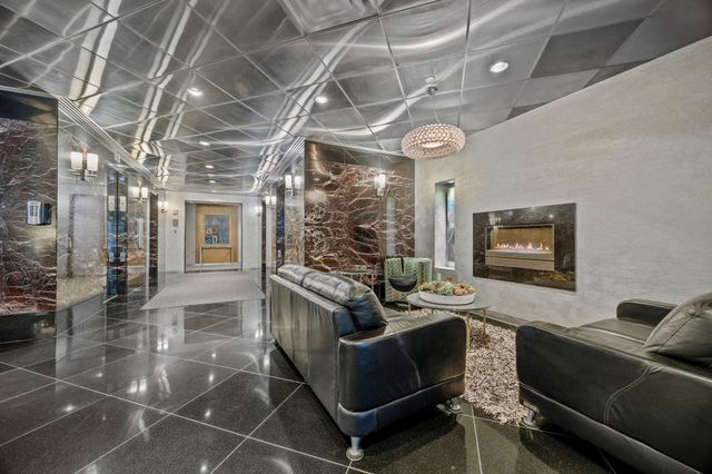 5601 Smetana Drive 918, Minnetonka, MN 55343