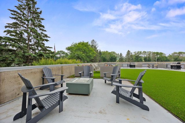 5601 Smetana Drive 918, Minnetonka, MN 55343