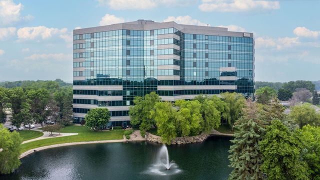 5601 Smetana Drive 918, Minnetonka, MN 55343