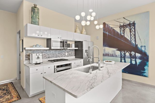 5601 Smetana Drive 918, Minnetonka, MN 55343