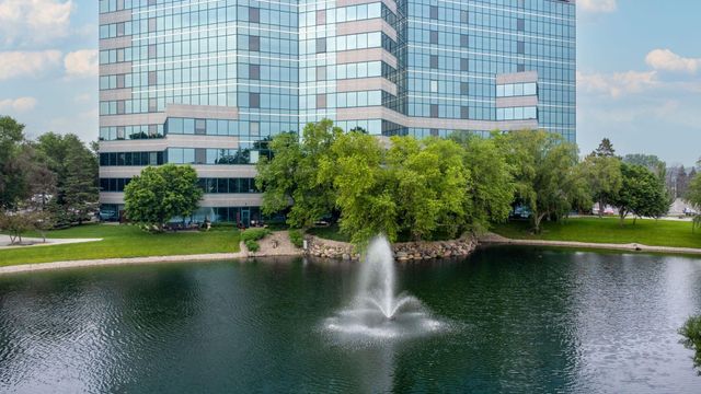 5601 Smetana Drive 918, Minnetonka, MN 55343