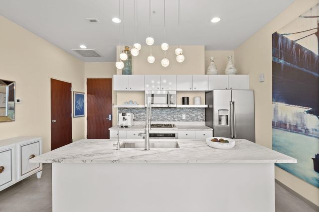 5601 Smetana Drive 918, Minnetonka, MN 55343