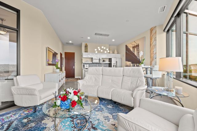 5601 Smetana Drive 918, Minnetonka, MN 55343