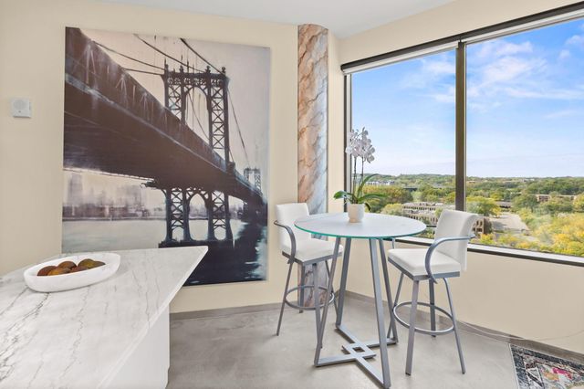 5601 Smetana Drive 918, Minnetonka, MN 55343