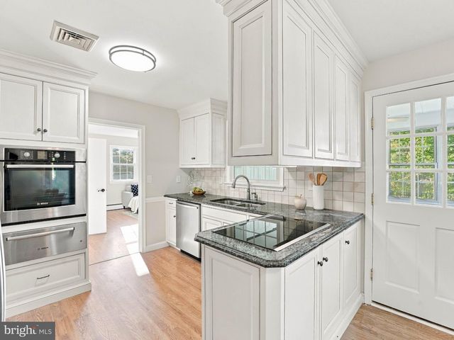 377 N LOCUST AVE, Marlton, NJ 08053