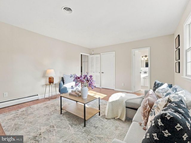 377 N LOCUST AVE, Marlton, NJ 08053