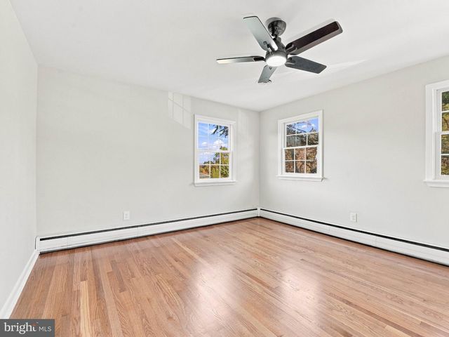377 N LOCUST AVE, Marlton, NJ 08053