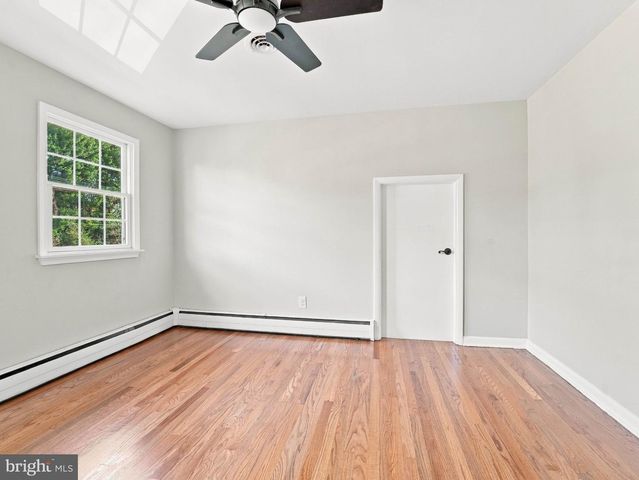 377 N LOCUST AVE, Marlton, NJ 08053