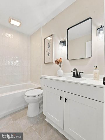 377 N LOCUST AVE, Marlton, NJ 08053