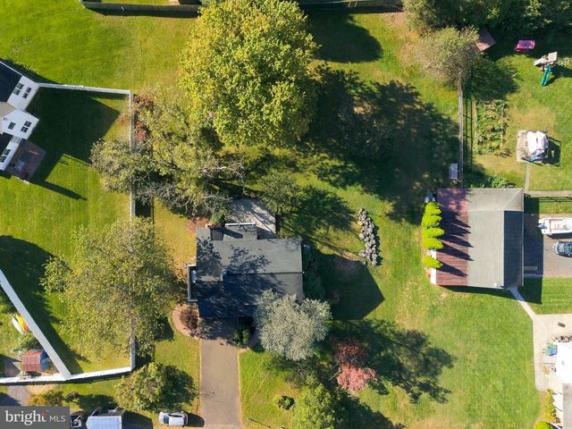 377 N LOCUST AVE, Marlton, NJ 08053