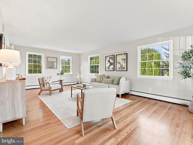 377 N LOCUST AVE, Marlton, NJ 08053