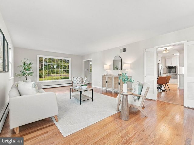 377 N LOCUST AVE, Marlton, NJ 08053