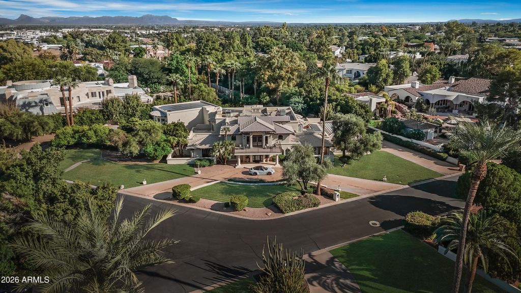 6611 N 64TH Place, Paradise Valley, AZ 85253 — photo 2