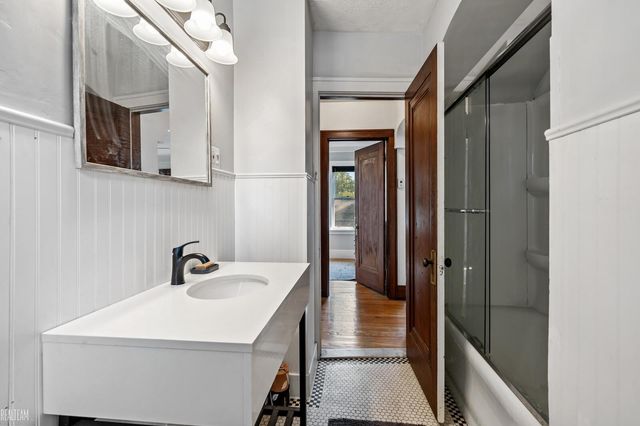 925 E 2nd Street, Royal Oak, MI 48067