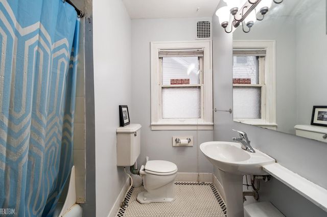 925 E 2nd Street, Royal Oak, MI 48067