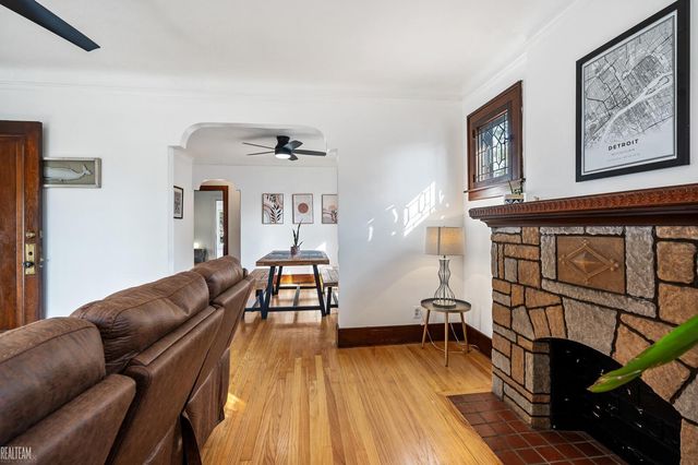 925 E 2nd Street, Royal Oak, MI 48067