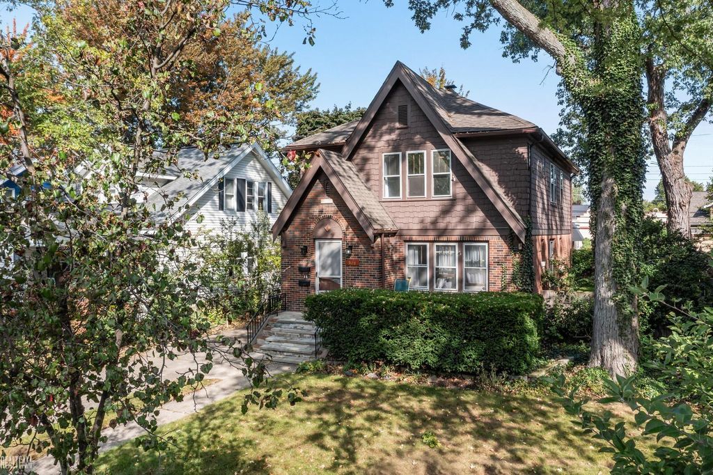 925 E 2nd Street, Royal Oak, MI 48067