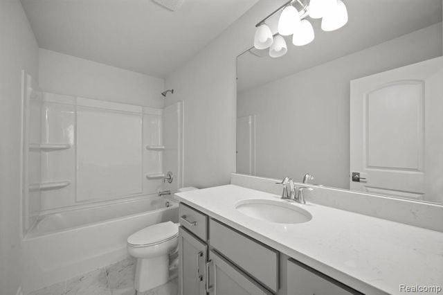 2405 Saltsprings Drive Lane, Saline, MI 48176