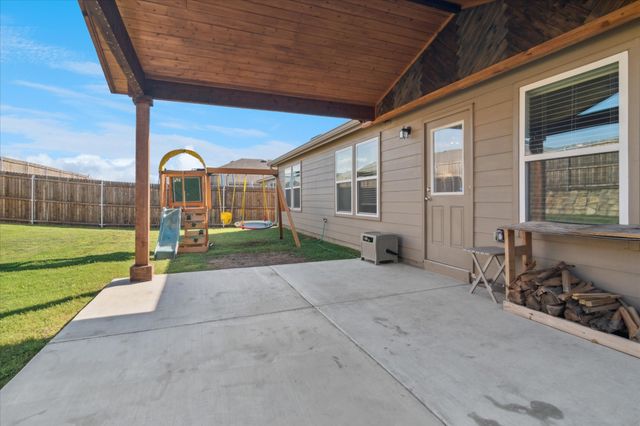 2101 Winding Creek Way, Denton, TX 76208