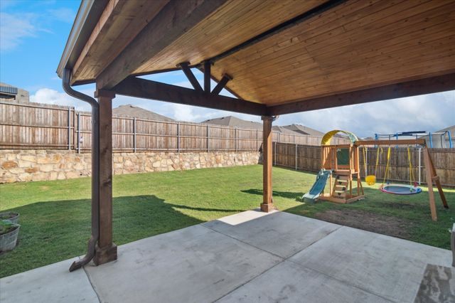 2101 Winding Creek Way, Denton, TX 76208