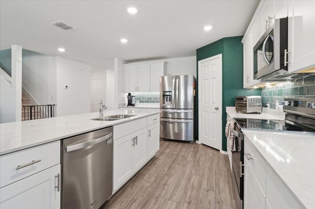 2101 Winding Creek Way, Denton, TX 76208