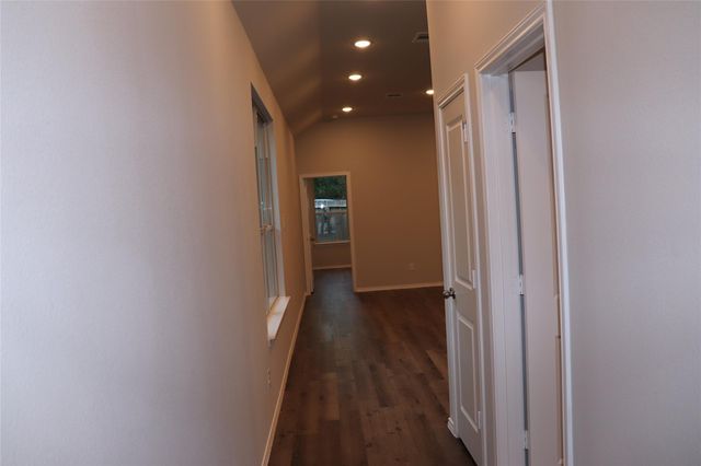 11633 Vistawood Street, Willis, TX 77318