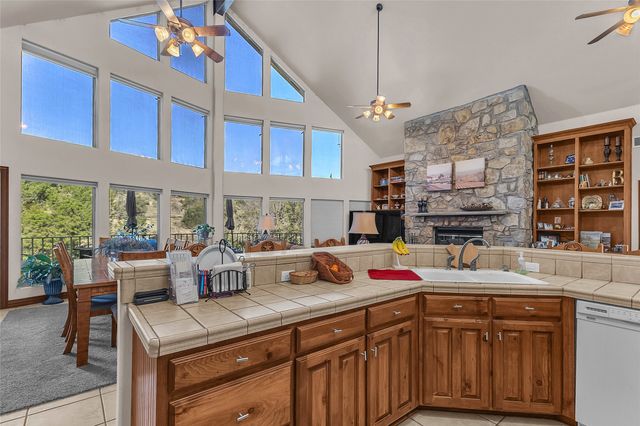 2024 Bluff Creek Drive, Strawn, TX 76475