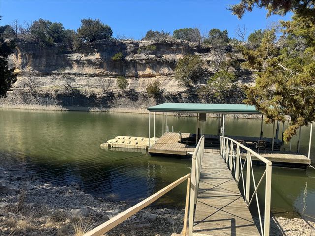 2024 Bluff Creek Drive, Strawn, TX 76475