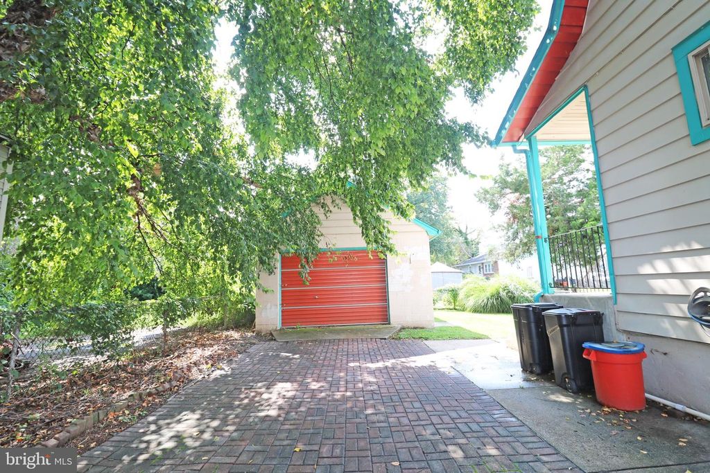 73 N RIDGEWAY AVE, GLENOLDEN, PA 19036 — photo 4