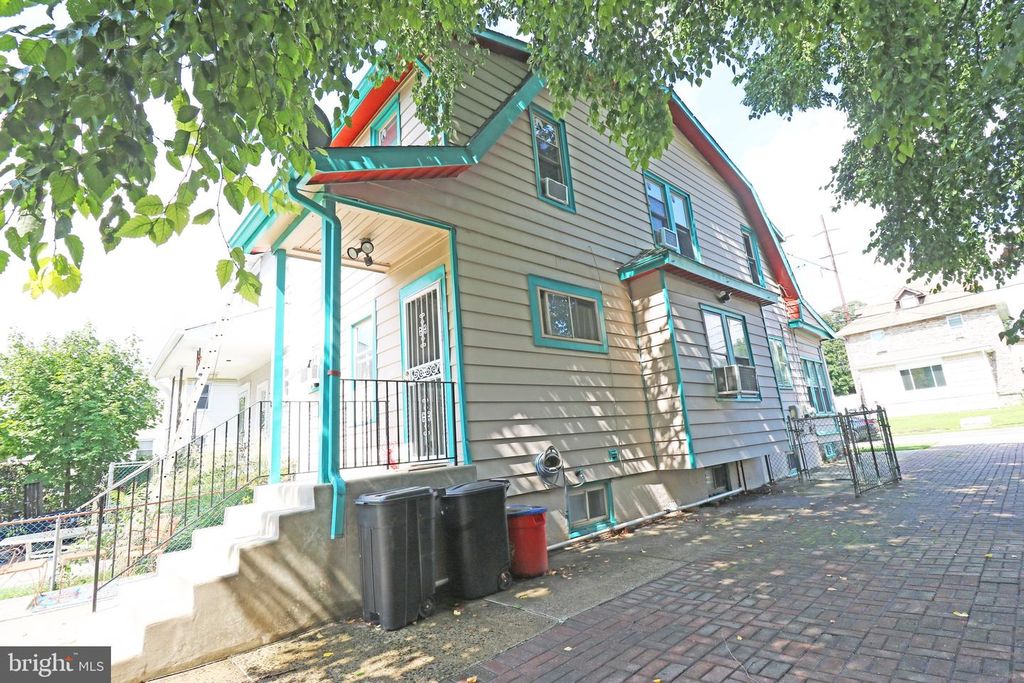 73 N RIDGEWAY AVE, GLENOLDEN, PA 19036 — photo 5