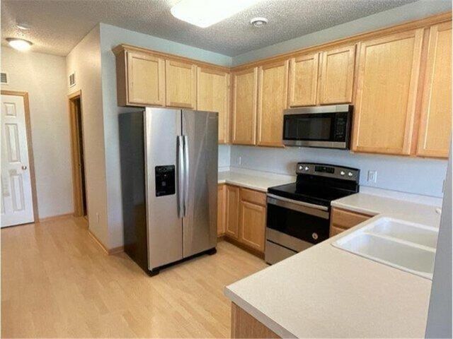 6597 Olive Ln N, Maple Grove, MN 55311