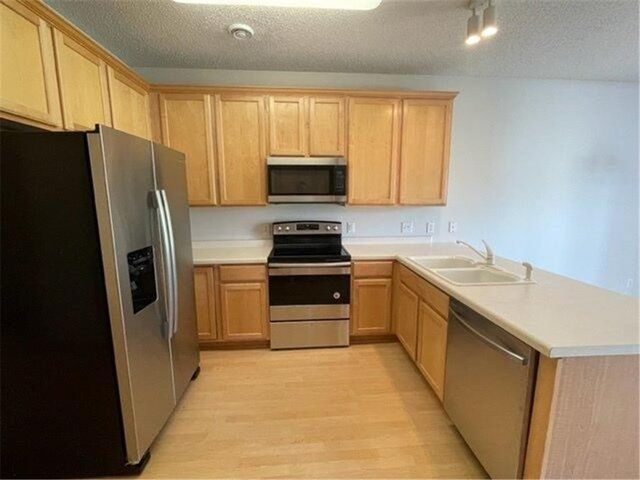 6597 Olive Ln N, Maple Grove, MN 55311