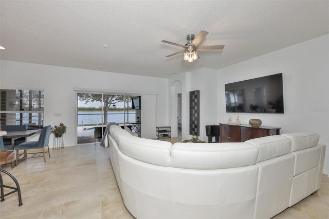 823 SEMINOLE SKY DRIVE, Ruskin, FL 33570