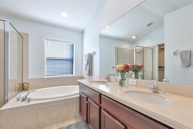 823 SEMINOLE SKY DRIVE, Ruskin, FL 33570