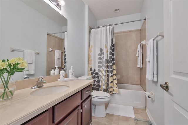 823 SEMINOLE SKY DRIVE, Ruskin, FL 33570