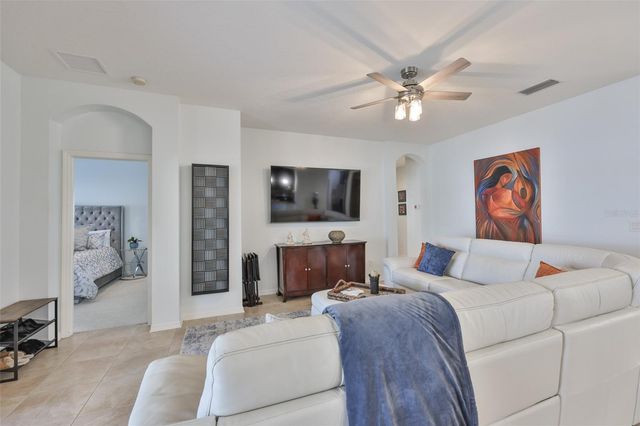 823 SEMINOLE SKY DRIVE, Ruskin, FL 33570