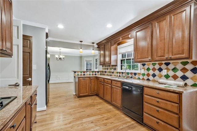 5741 Wolf Laurel SW Lane, Lilburn, GA 30047