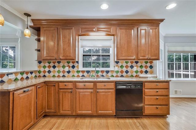 5741 Wolf Laurel SW Lane, Lilburn, GA 30047