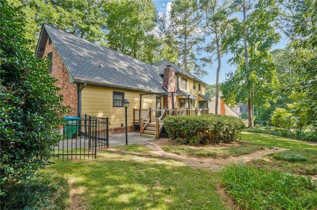 5741 Wolf Laurel SW Lane, Lilburn, GA 30047