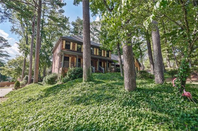 5741 Wolf Laurel SW Lane, Lilburn, GA 30047