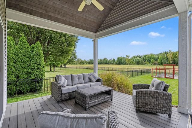1192 Forest Brook Drive, St. Joseph, MI 49085