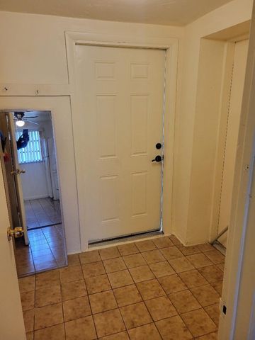 5918 N Wiley Street A-b, Hollywood, FL 33023