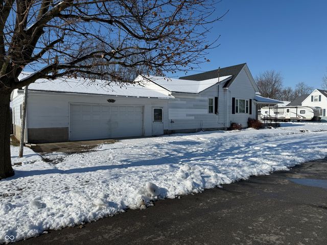 727 N A Street, Elwood, IN 46036