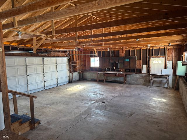 727 N A Street, Elwood, IN 46036