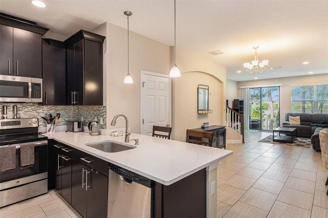 9152 FOX SPARROW ROAD, Tampa, FL 33626